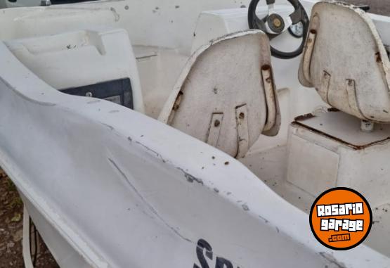 Embarcaciones - Lancha 4,30metros motor Mercury 40 - En Venta
