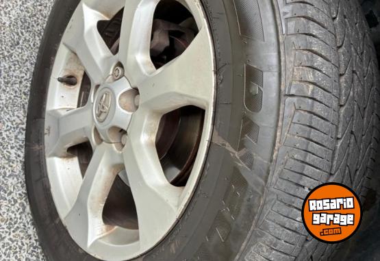 Camionetas - Toyota RAV4 4x2 5 P  FULL L/08 2011 Nafta 280000Km - En Venta