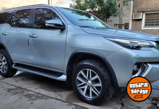 Camionetas - Toyota SW4 SRX AT. 2017 Diesel 137500Km - En Venta