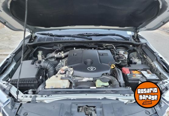 Camionetas - Toyota SW4 SRX AT. 2017 Diesel 137500Km - En Venta