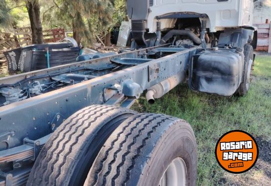 Camiones y Gr�as - Iveco Tector 170E22 chasis dormitorio �nica mano 220 HP - En Venta