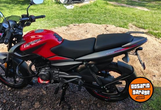 Motos - Bajaj Rousser 125 cc 2022 Nafta 4400Km - En Venta