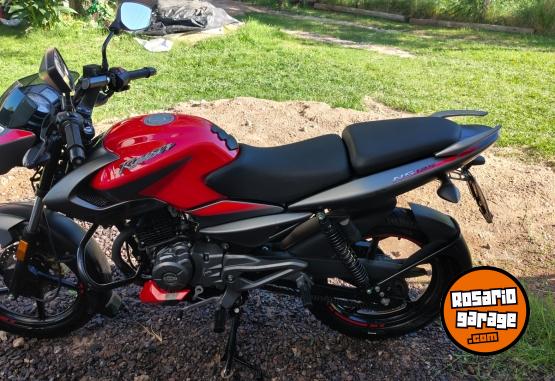 Motos - Bajaj Rousser 125 cc 2022 Nafta 4400Km - En Venta