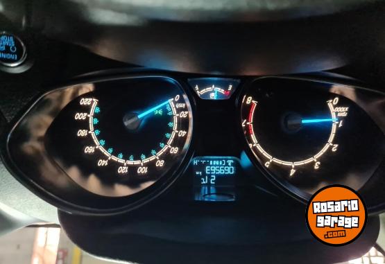 Autos - Ford Fiesta KD Titanium 2014 Nafta 69563Km - En Venta