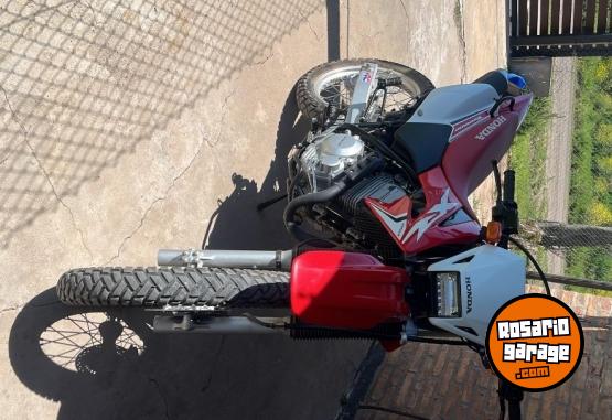 Motos - Honda Tornado 250 2020 Nafta 7500Km - En Venta