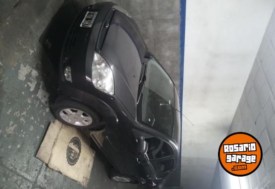Autos - Ford Fiesta Max 2006 Nafta 161000Km - En Venta