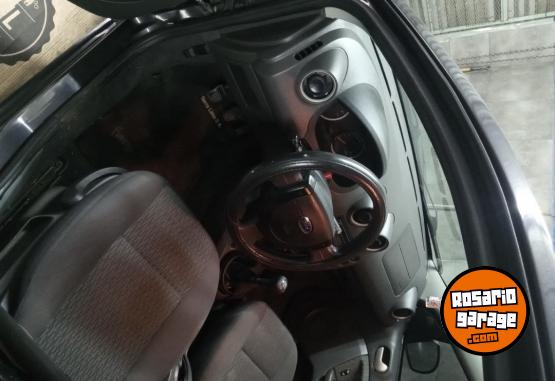 Autos - Ford Fiesta Max 2006 Nafta 161000Km - En Venta