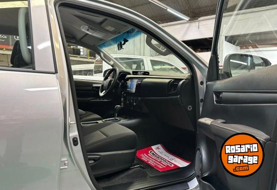 Camionetas - Toyota HILUX D/C 2.4 TDI A/T 4x4 2026 Diesel 0Km - En Venta