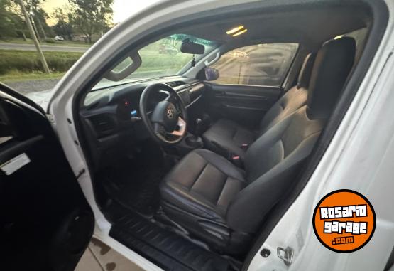 Camionetas - Toyota Hilux Cabina Simple 2017 Diesel 173000Km - En Venta