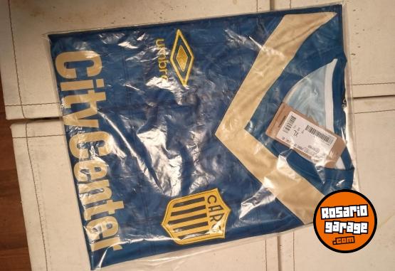 Indumentaria - Excelente Camiseta Umbro Original de Rosario Central Talle XL Nueva a Estrenar - En Venta