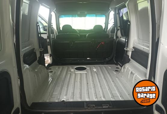 Utilitarios - Renault Kangoo 1.6 Nft Conf. 5As. 2017 Nafta 125000Km - En Venta