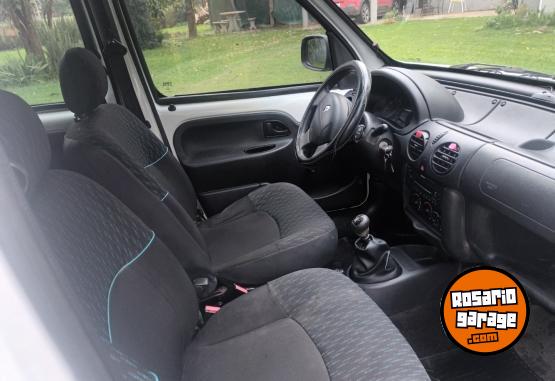 Utilitarios - Renault Kangoo 1.6 Nft Conf. 5As. 2017 Nafta 125000Km - En Venta