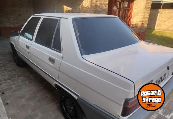 Autos - Renault 9 1995 GNC 175000Km - En Venta