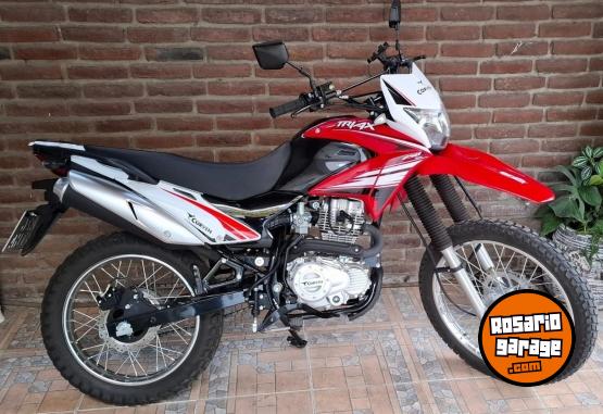 Motos - Corven Triax 250cc 2026 Nafta 6000Km - En Venta