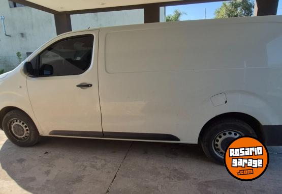 Utilitarios - Citroen Jumpy Furgon 2023 Diesel 83000Km - En Venta