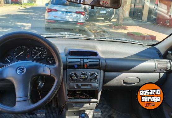 Autos - Chevrolet Corsa 2000 Nafta 179000Km - En Venta