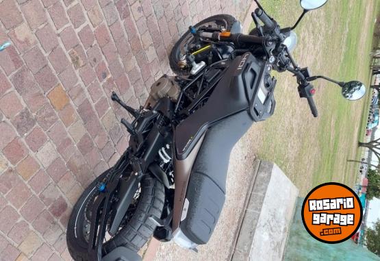 Motos - Husqvarna Svartpilen 401 2022 Nafta 3000Km - En Venta