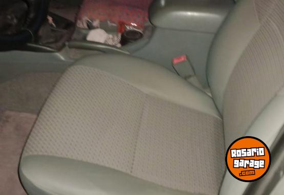 Camionetas - Toyota Hilux SR 2010 Diesel 305000Km - En Venta