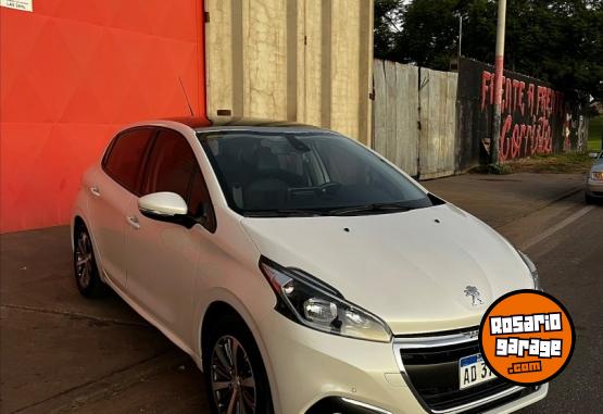 Autos - Peugeot 208 2019 Nafta 106000Km - En Venta