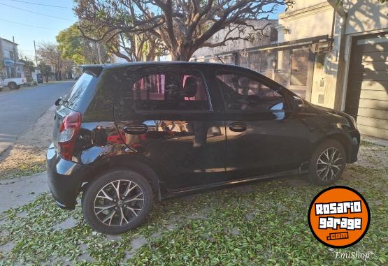 Autos - Toyota Etios platinum 2018 Nafta 93000Km - En Venta