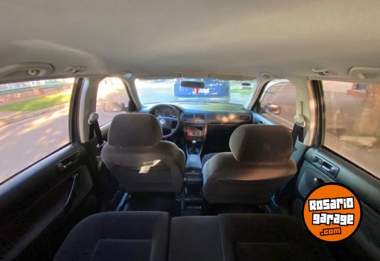 Autos - Volkswagen Golf 2004 GNC 111111Km - En Venta