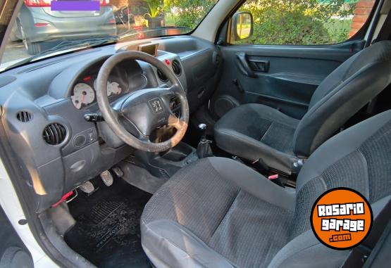 Utilitarios - Peugeot PARTNER 2017 Diesel 200000Km - En Venta