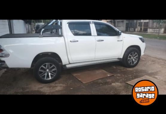 Camionetas - Toyota Hilux 4x2 D/X 2018 Diesel 129000Km - En Venta