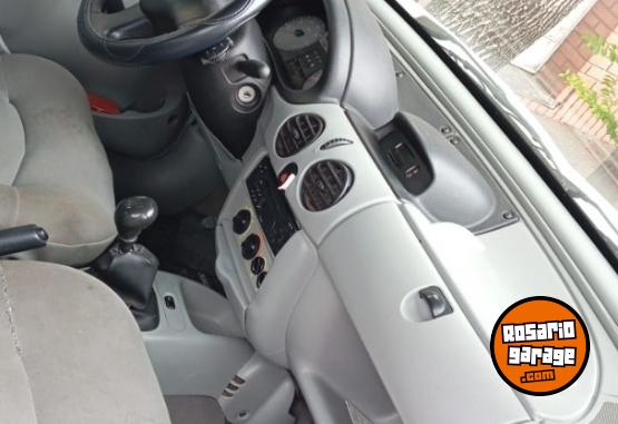 Utilitarios - Renault Kangoo 2006 2006 Diesel 180000Km - En Venta