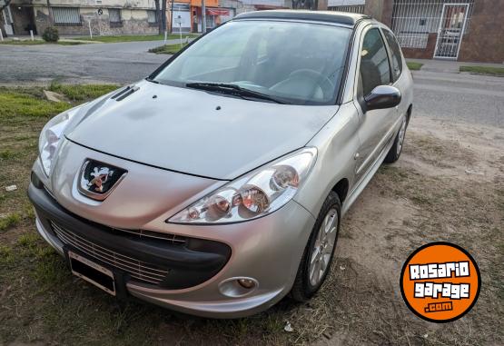 Autos - Peugeot 207 2010 Nafta 215000Km - En Venta