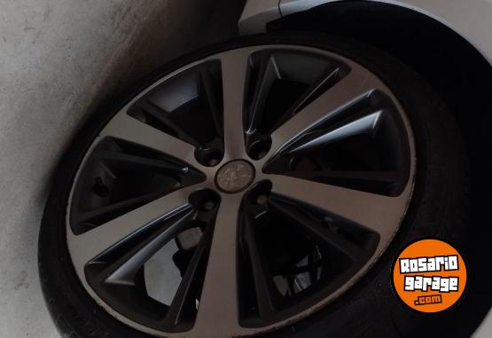 Autos - Peugeot 208 xy 2014 Nafta 88000Km - En Venta