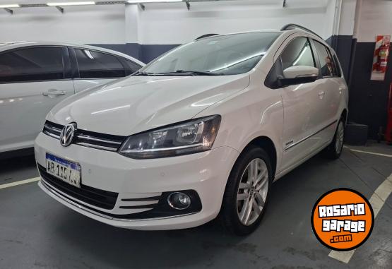 Autos - Volkswagen SURAN HIGHLINE 2017 Nafta 112000Km - En Venta