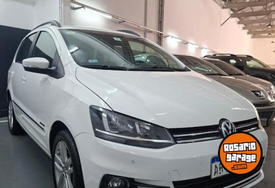 Autos - Volkswagen SURAN HIGHLINE 2017 Nafta 112000Km - En Venta