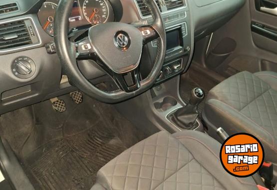 Autos - Volkswagen SURAN HIGHLINE 2017 Nafta 112000Km - En Venta