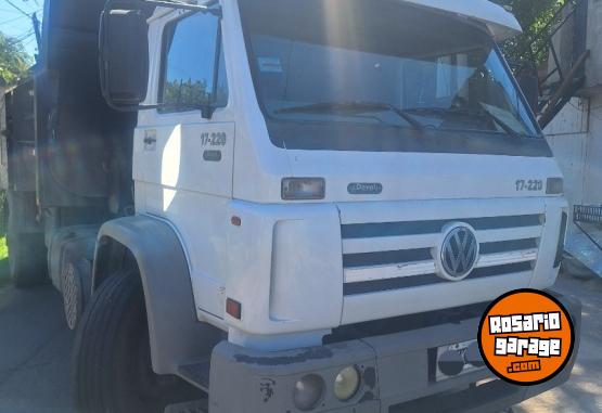 Camiones y Grúas - Volkswagen 17 220 volcador - En Venta