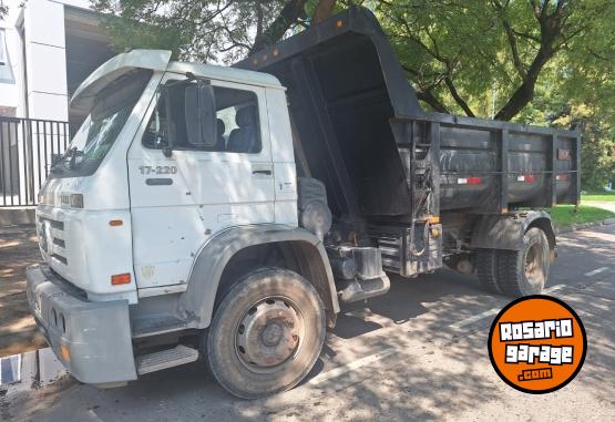 Camiones y Grúas - Volkswagen 17 220 volcador - En Venta