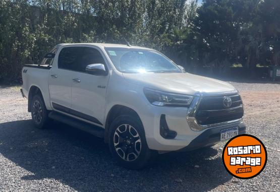 Camionetas - Toyota Hilux srx 2021 Diesel 87000Km - En Venta
