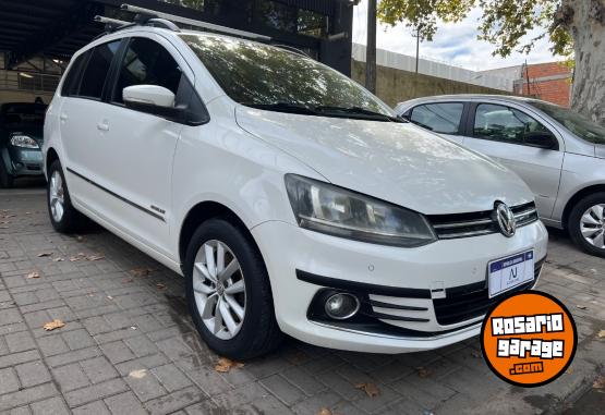 Autos - Volkswagen Suran Highline 2015 Nafta 115000Km - En Venta