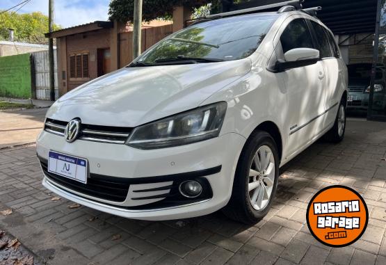 Autos - Volkswagen Suran Highline 2015 Nafta 115000Km - En Venta