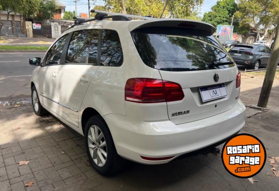 Autos - Volkswagen Suran Highline 2015 Nafta 115000Km - En Venta