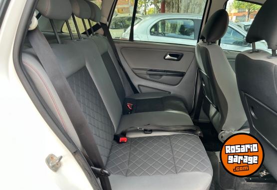 Autos - Volkswagen Suran Highline 2015 Nafta 115000Km - En Venta