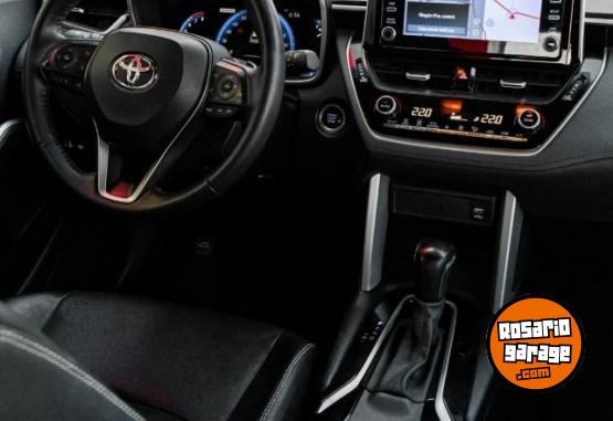 Autos - Toyota COROLLA CROSS SEG 2021 Nafta 57600Km - En Venta