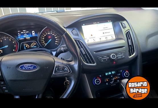Autos - Ford Focus Se plus 2017 Nafta 120000Km - En Venta