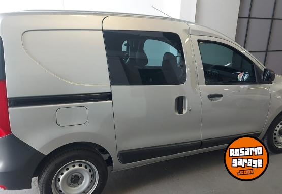 Utilitarios - Renault Kangoo Emotion 2018 GNC 115600Km - En Venta