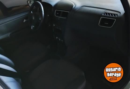 Autos - Volkswagen Fox highline 2011 Nafta 142000Km - En Venta