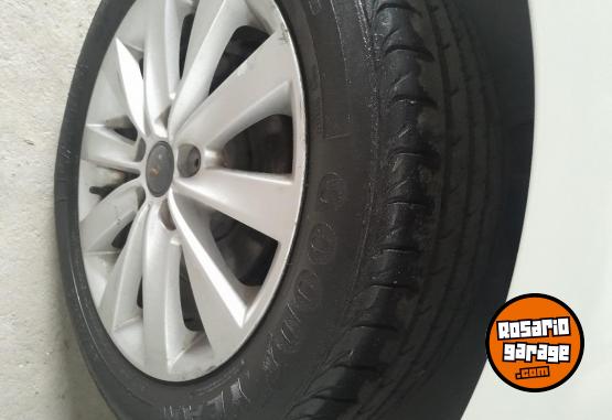 Autos - Volkswagen Fox highline 2011 Nafta 142000Km - En Venta