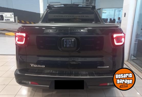 Camionetas - Fiat TORO FREEDOM 1.8 AT 2023 Diesel 42000Km - En Venta
