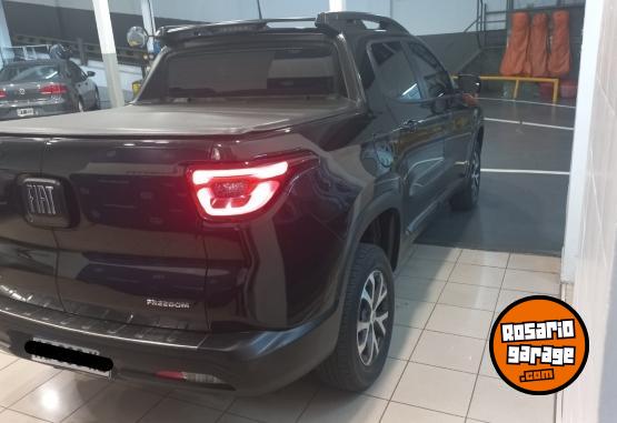 Camionetas - Fiat TORO FREEDOM 1.8 AT 2023 Diesel 42000Km - En Venta
