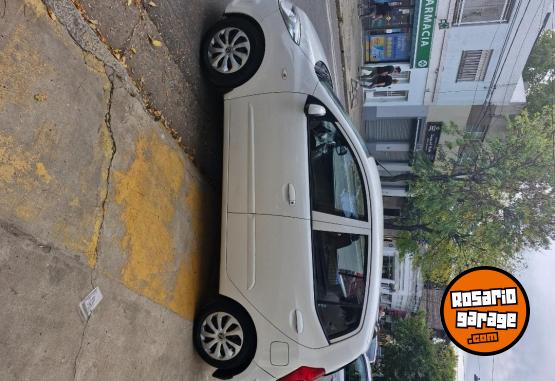 Autos - Hyundai i10 2014 Nafta 95000Km - En Venta