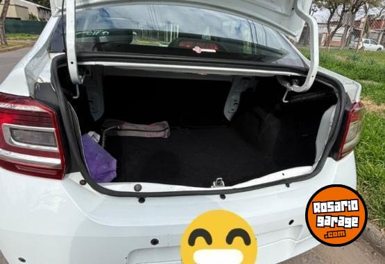 Autos - Renault Logan Privilege Plus 2013 Nafta 200000Km - En Venta