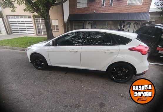 Autos - Ford FOCUS 3 2016 Nafta 130000Km - En Venta